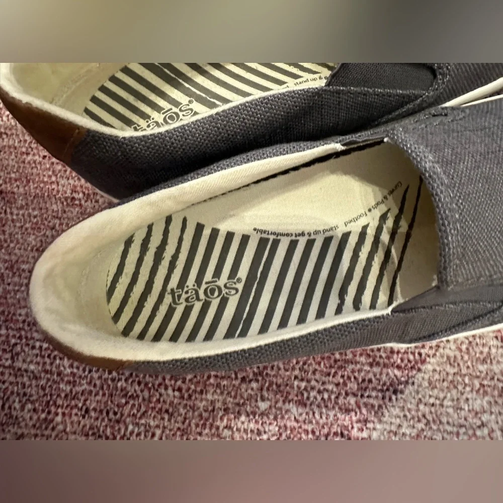 Taos slip on grey hutch hut canvas preppy sneakers men’s 9.5